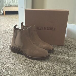 Brand new, never been worn Steven madden booties